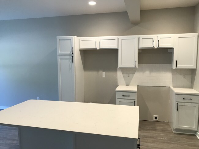 Photo - 4525 100th St