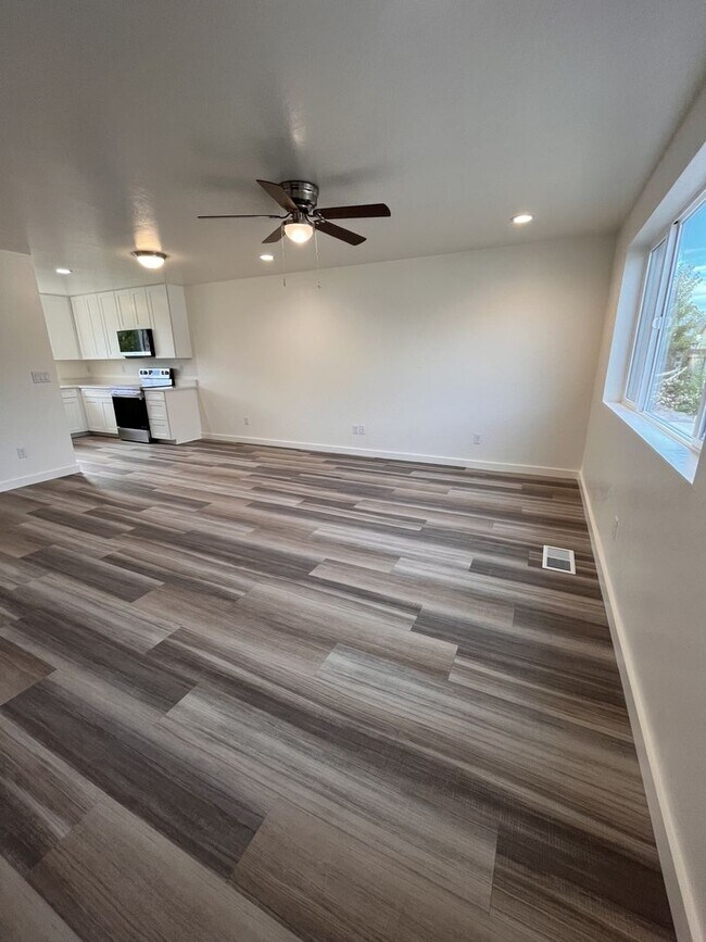 322-326 Lithia Ave Unit 326A