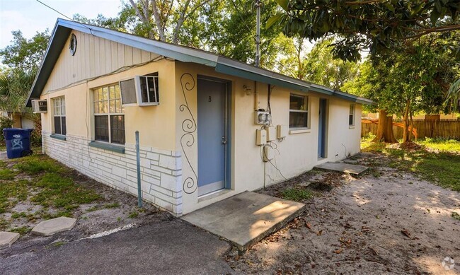 Building Photo - 9610 N 12th St Rental
