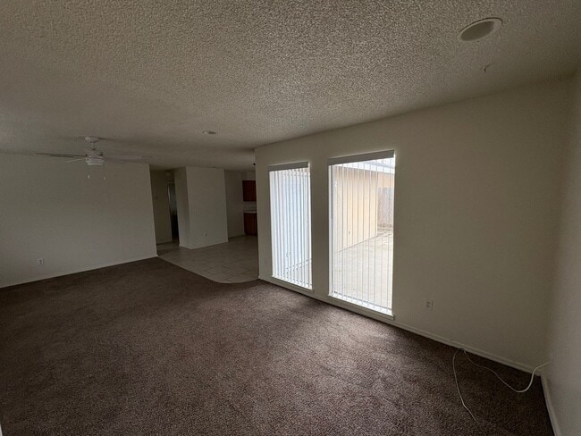 Photo - SE Tulare Home Near Shopping Center Rent Ready!