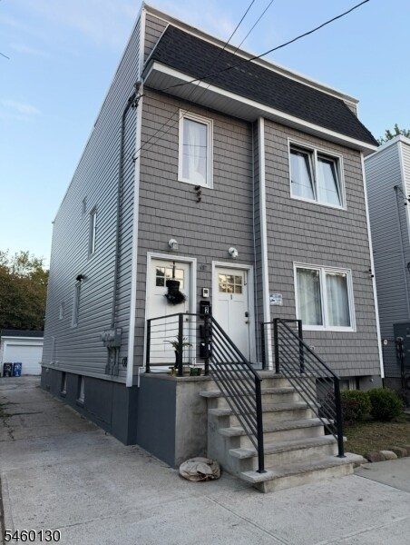 Building Photo - 492 S 20th St Unit 1