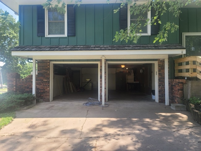 Photo - 1633 N Rogers St