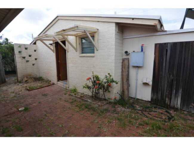 Building Photo - Kailua Studio at Aikahi Park Rental