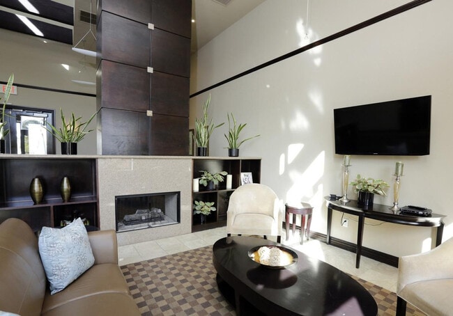 Building Photo - 8775 Costa Verde Blvd Rental