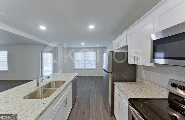 Photo - 132 Western Red Cedar Dr