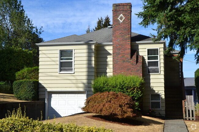 Building Photo - 4812 S Oregon St Rental