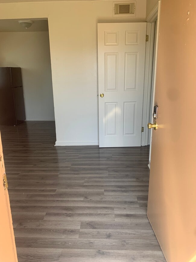 Photo - 2530 Telegraph Rd Unit 2530-F