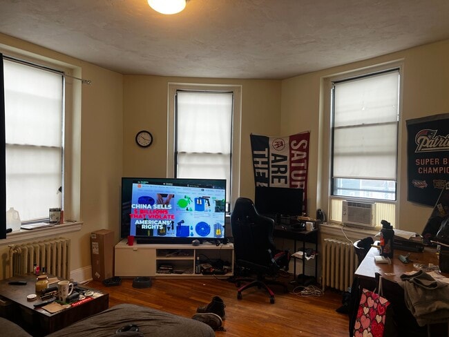 Building Photo - Waverly Apartments Unit 37
