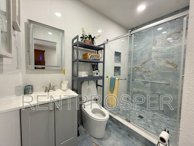 Photo - 628 Riverwoods Cir