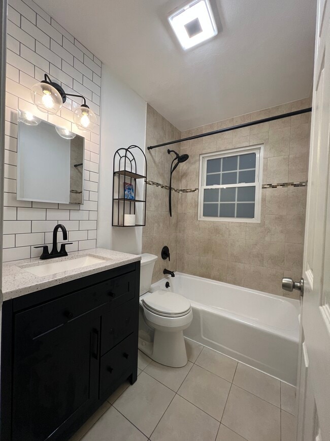 Unit B Bathroom - 44 Maple Ave Unit B