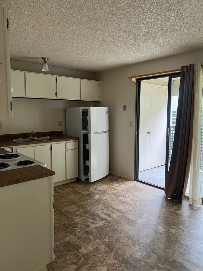 Photo - 3050 gregori Unit D