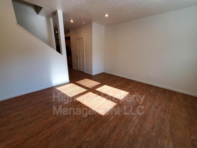 Photo - 1205-1207 NE Monroe St