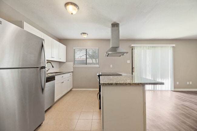 Photo - 17615 Autumn Hills Dr