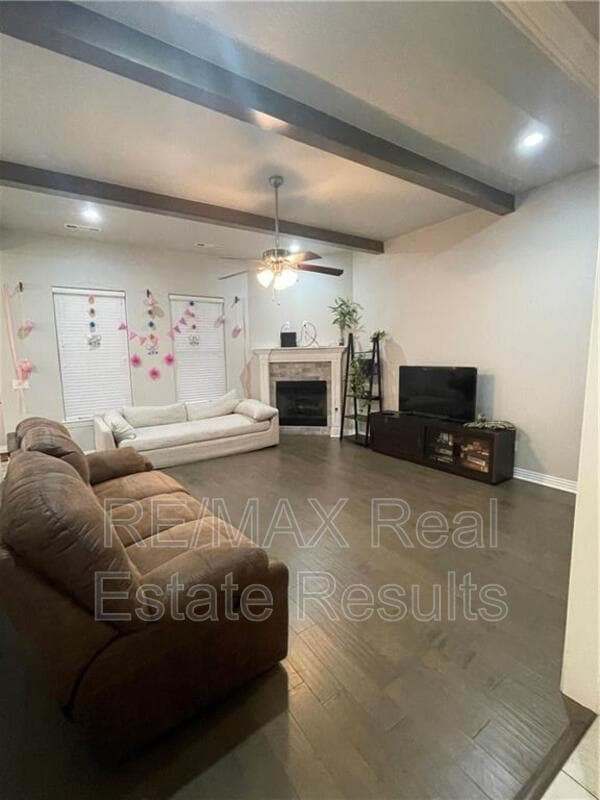 Photo - 905 SW Vangough Rd