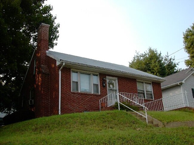 Photo - Charming 2 Bedroom House Downtown