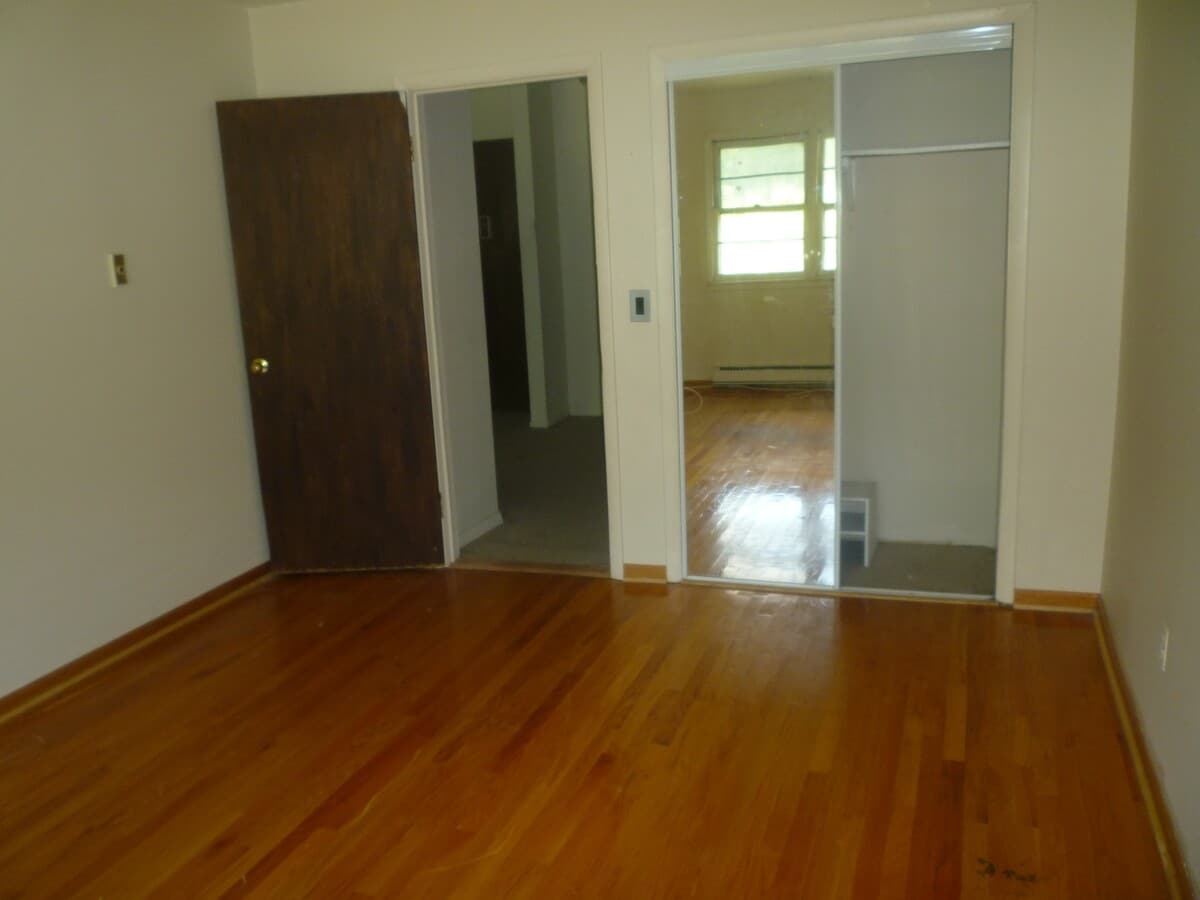 bedroom - 15 Donna Dr Unit C4