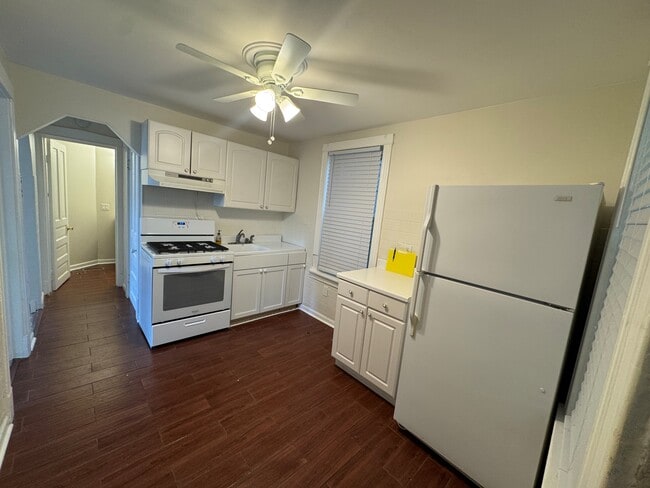 Photo - 3657 W Oakdale Ave