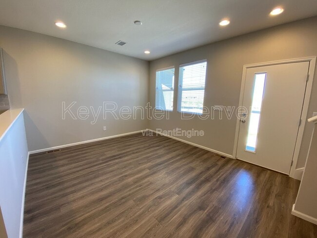 Photo - 4725 Memphis St