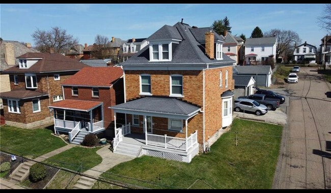 Building Photo - 700 Ravenswood Ave Unit 3