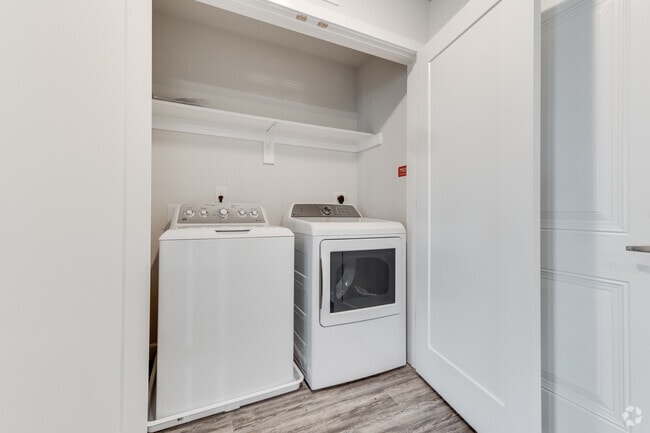 2BR, 2 BA - 983 SF