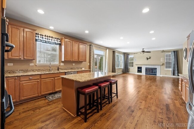 Photo - 706 Versailles Pkwy