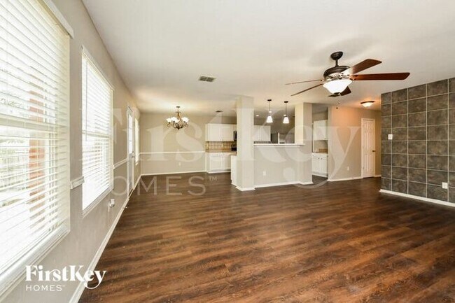 Photo - 1836 Kittredge Way