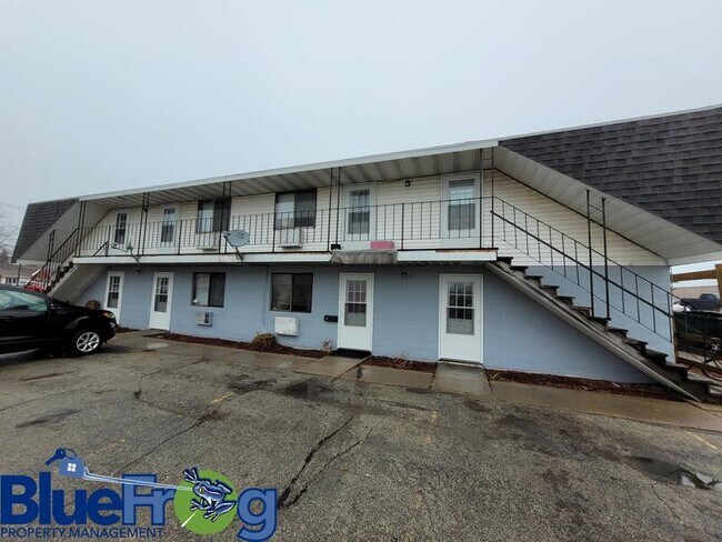 Building Photo - 1914 Division St