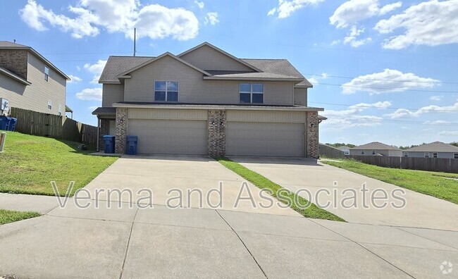 Building Photo - 5007 SW Fieldstone Blvd Unit 2 Rental