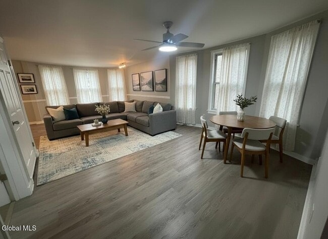 Photo - 603 1st St Unit 2nd Floor