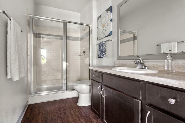 Avenues at Northpointe - Bathroom