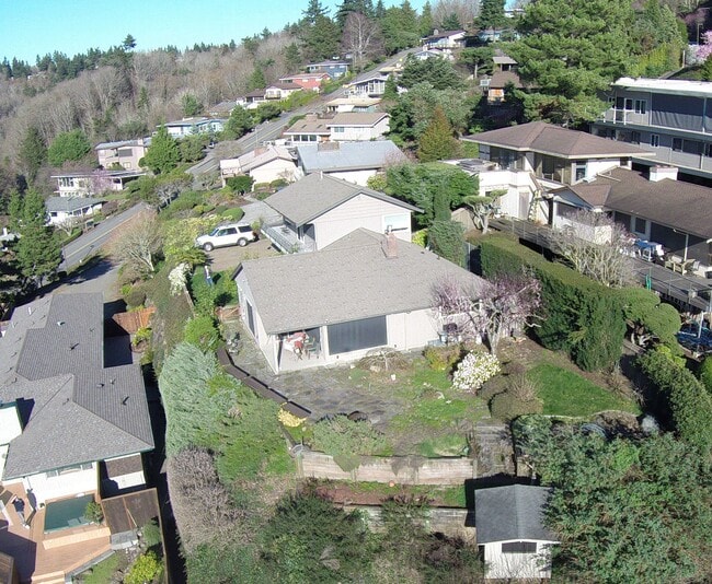 Photo - 12637 Shorewood Dr SW