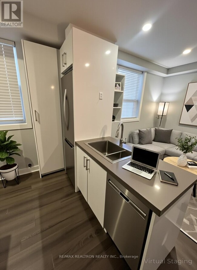 Photo - 1492 Dundas St E Unit 4