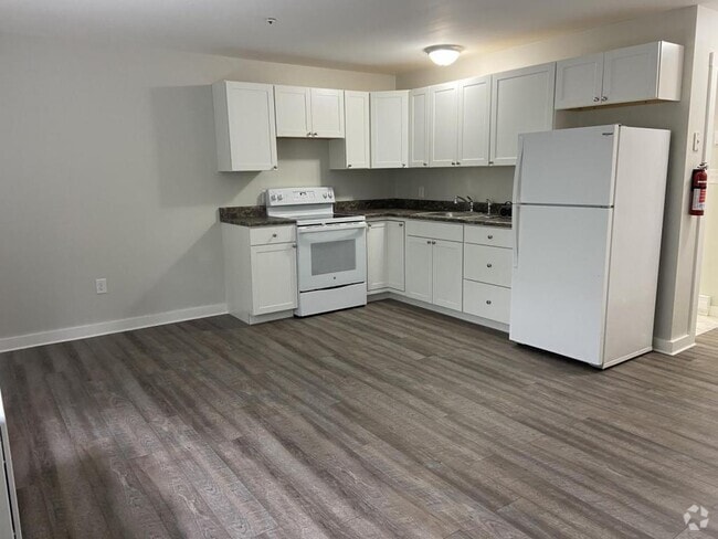 Building Photo - 45 W Main St Rental