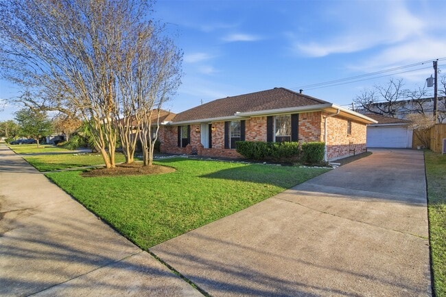 Photo - 2310 Droxford Dr