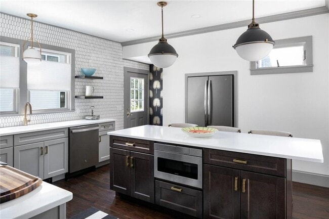 Building Photo - 169 Ruggles Ave