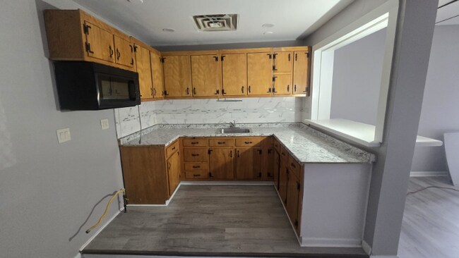 Photo - 386 Park Ave Unidad 1