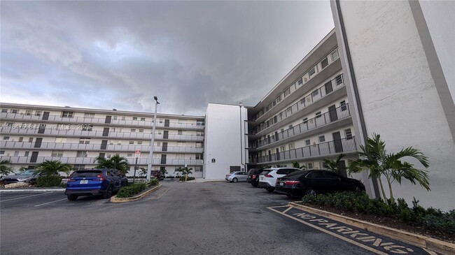 Building Photo - 14170 SW 84th St Unit 205-F Rental