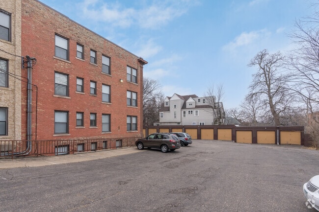 Off Street Parking - 501 W Franklin Ave