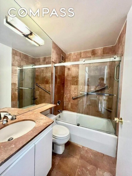 Photo - 250 W 90th St Unidad 6I