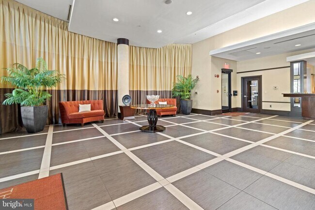 Building Photo - 4500 S Four Mile Run Dr Unit 807 Rental