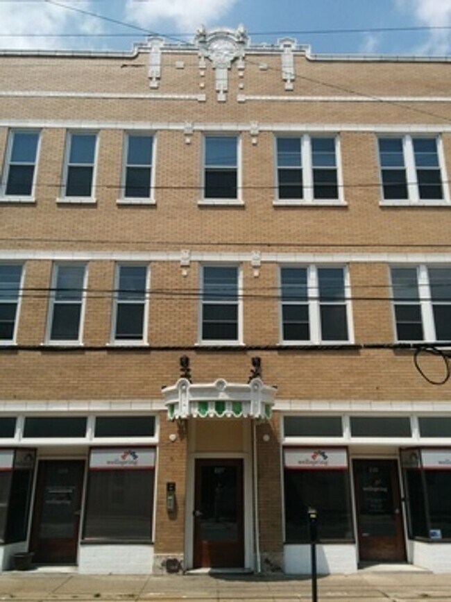 227 W Breckinridge St Unidad 001