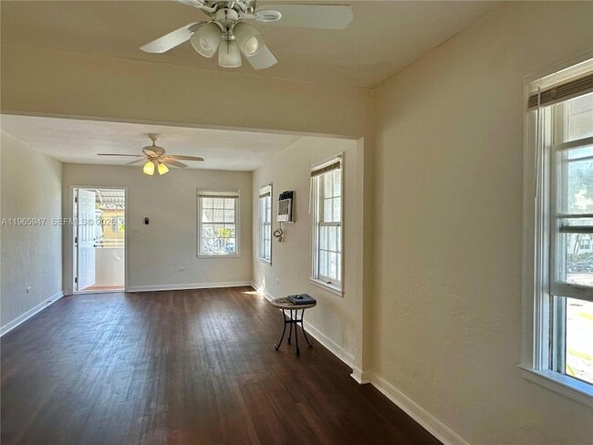 Building Photo - 430 76th St Unit 4