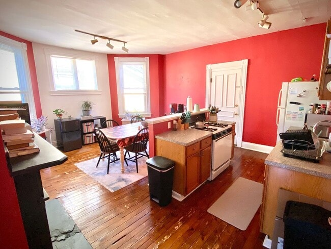 Photo - 715-17 Summerlea St Unidad 717 Summerlea- #1