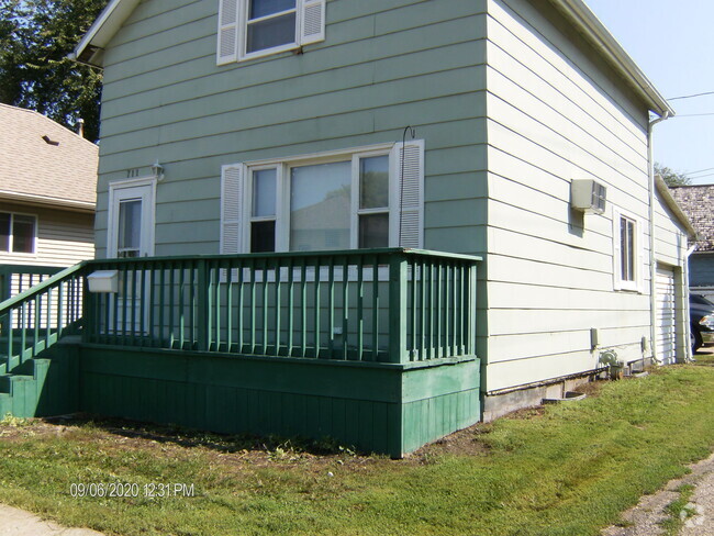 Building Photo - 711 S 3rd St Rental