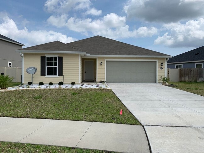 Building Photo - Beautiful 3 Bedroom, 2 Bath Home in the He...