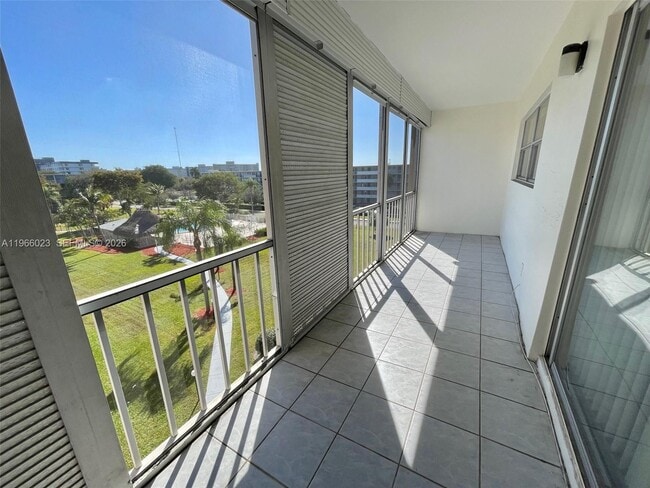 Photo - 4700 Washington St Unidad 507