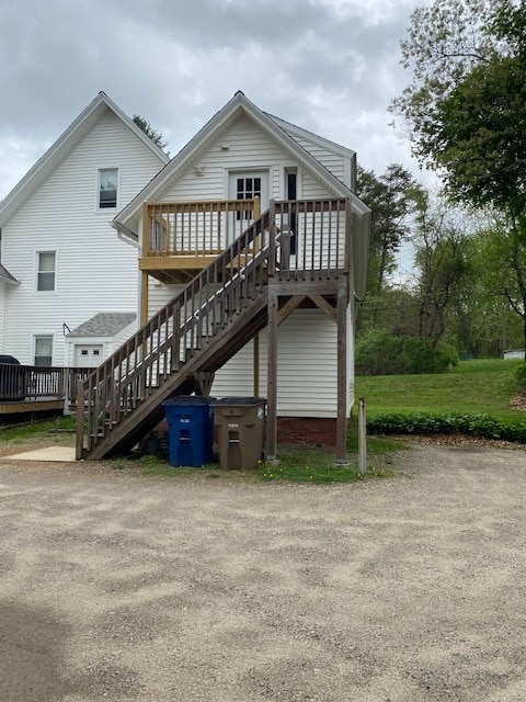 Second floor Apartment - 31 Elm Hill Rd