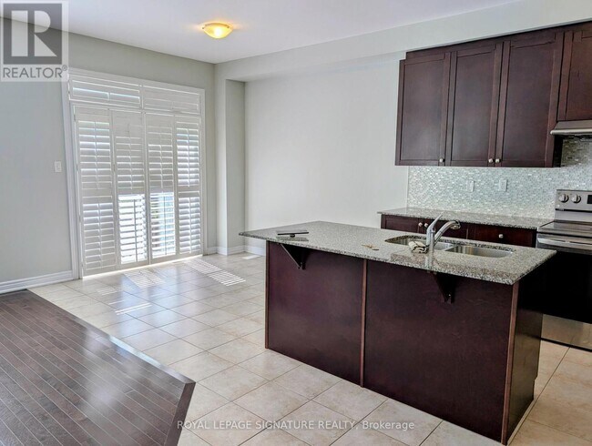 Photo - 24 Allegro Dr