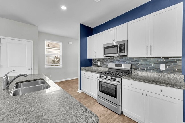 Photo - 550 Wayton Cir