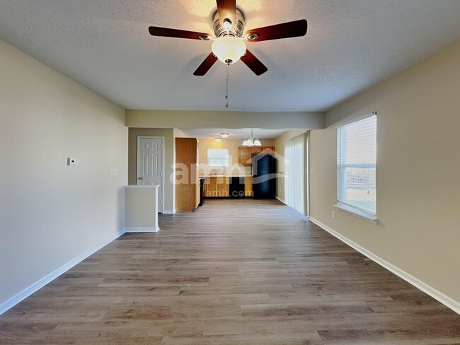 Photo - 668 Day Break Dr